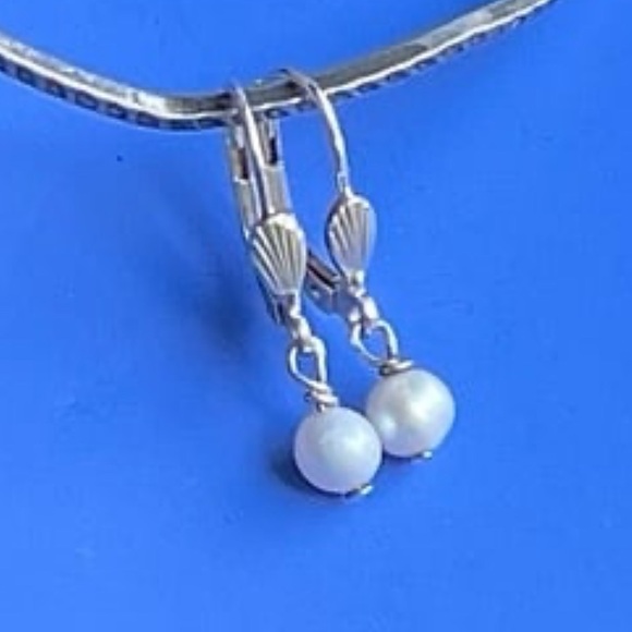 Vintage Sterling Silver Cultured White Pearl Dangle Lever Back Earrings - Picture 5 of 5